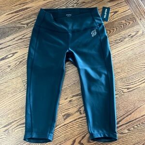 NWT Peloton Precise and Charged Bike Capri Leggings